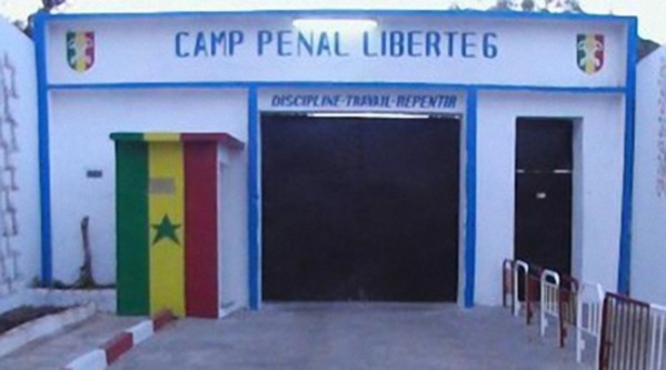 Camp pénal: Le calme est revenu, une délégation du ministère de la Justice rencontre les prisonniers Camp pénal: Le calme est revenu, une délégation du ministère de la Justice rencontre les prisonniers