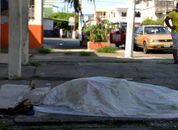 Liberté 6 : Un homme meurt dans la rue