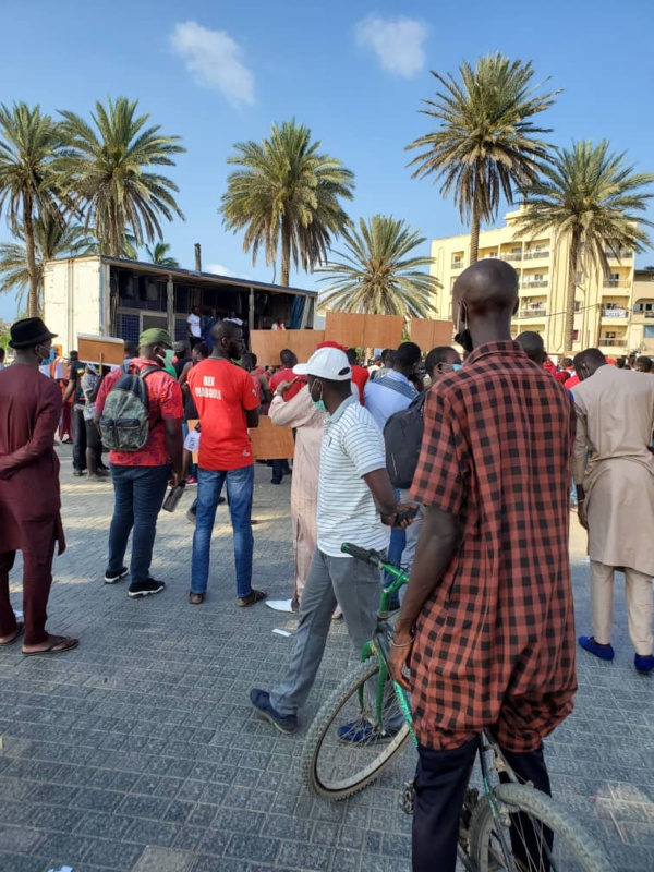 Marche de “Ar Li Niou Bokk”, “Doyna”, “Nio Lank” et “Frap”, un véritable fiasco Marche de “Ar Li Niou Bokk”, “Doyna”, “Nio Lank” et “Frap”, un véritable fiasco