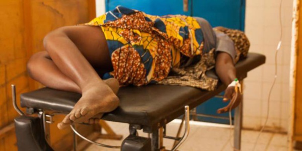 Koumpentoum/Drame à Kahène : Faute d'ambulance, une dame et un de ses bébés perdent la vie. Koumpentoum/Drame à Kahène : Faute d'ambulance, une dame et un de ses bébés perdent la vie.