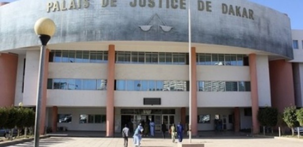 Une femme mariée envoie son frère tabasser son amant qui menaçait de...
