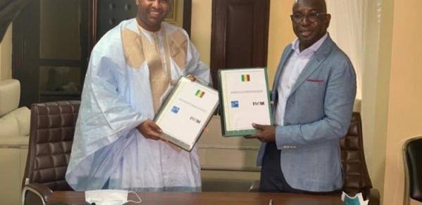 Signature de Convention : La Poste et le Groupe Institut Africain de Management (IAM) Un partenariat stratégique pour repositionner et développer l’École Nationale de la Poste (ENP).