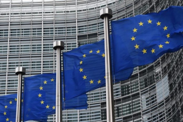 Covid-19: l’UE conclut les discussions avec Sanofi pour l’achat de doses d’un potentiel vaccin