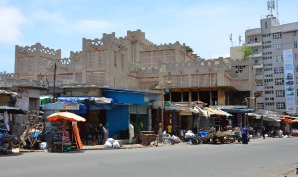 IMAGES - MARCHÉ SANDAGA : LE GRAND DÉMÉNAGEMENT A COMMENCÉ