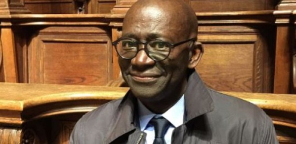 Pr Mamadou Diouf: "Si le président Macky Sall se présente pour un 3e mandat, l'Afrique de l'ouest va exploser" Pr Mamadou Diouf: "Si le président Macky Sall se présente pour un 3e mandat, l'Afrique de l'ouest va exploser"