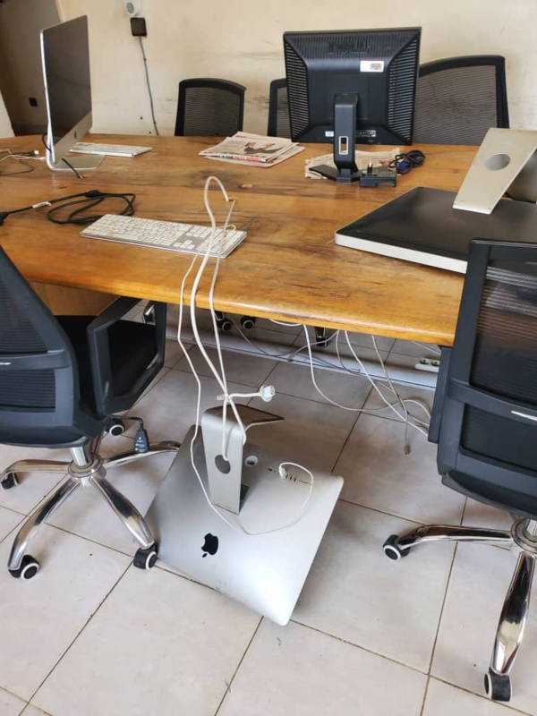 LES LOCAUX DU JOURNAL « LES ECHOS » ATTAQUÉS PAR DES PRÉSUMÉS MOUSTARCHIDINES LES LOCAUX DU JOURNAL « LES ECHOS » ATTAQUÉS PAR DES PRÉSUMÉS MOUSTARCHIDINES