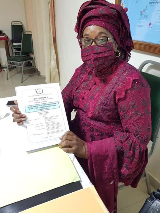 L’ancienne ministre Adja Mbodj a réussi sa soutenance de thèse de doctorat L’ancienne ministre Adja Mbodj a réussi sa soutenance de thèse de doctorat