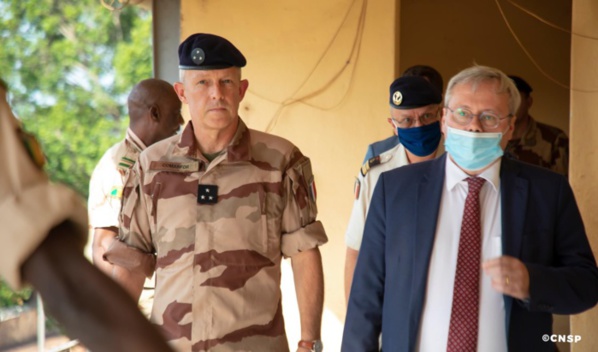 Mali / L'ambassadeur de la France reçu par le CNSP. Mali / L'ambassadeur de la France reçu par le CNSP.