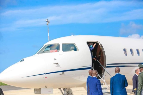 Le Pr Macky Sall a quitté Dakar ce matin avec ... Le Pr Macky Sall a quitté Dakar ce matin avec ...