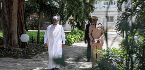 Dialogue politique et Locales : Macky réunit son staff au Palais Dialogue politique et Locales : Macky réunit son staff au Palais