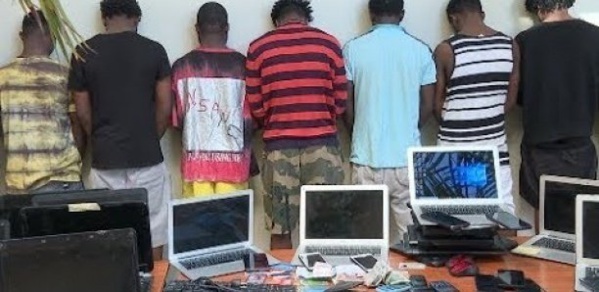 Cybercriminalité : La Section de Recherches arrête 14 Nigérians Cybercriminalité : La Section de Recherches arrête 14 Nigérians