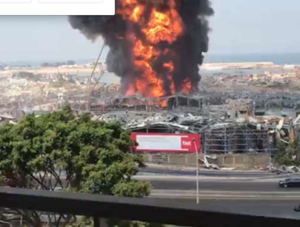 CINQ SEMAINES APRES LES EXPLOSIONS MEURTRIERES : Un important incendie se déclare au port de Beyrouth CINQ SEMAINES APRES LES EXPLOSIONS MEURTRIERES : Un important incendie se déclare au port de Beyrouth