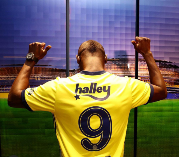 Transfert : Papiss Cissé s'engage avec Fenerbahce ! Transfert : Papiss Cissé s'engage avec Fenerbahce !