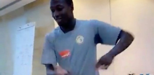 Tanière : Le nouveau venu Pape Cheikh Diop s'offre des pas de danse Tanière : Le nouveau venu Pape Cheikh Diop s'offre des pas de danse