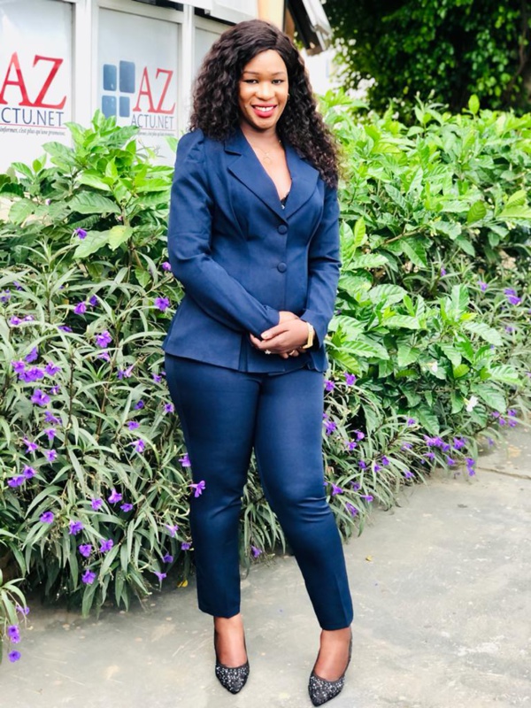 Kewe Sene la présentatrice de l'émission carte postale sur la 7tv aux formes généreuses Kewe Sene la présentatrice de l'émission carte postale sur la 7tv aux formes généreuses