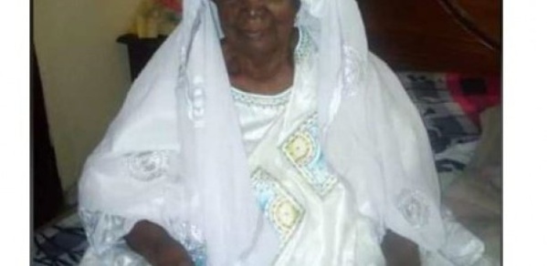 Ahmed Khalifa Niass en deuil Ahmed Khalifa Niass en deuil