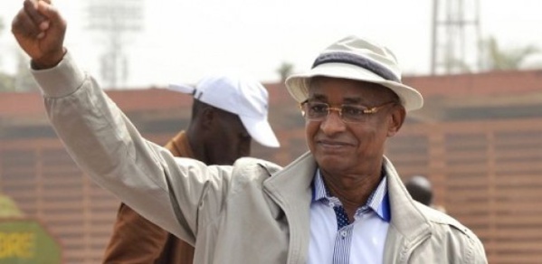 Guinée : Les diplomates mettraient la pression sur Alpha Condé pour qu’il accepte sa défaite