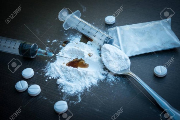 Le gang des fournisseurs de Cocaïne dans les boites de nuit des almadies démantelé Le gang des fournisseurs de Cocaïne dans les boites de nuit des almadies démantelé