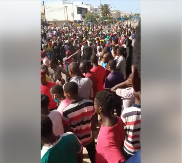 MANIFESTATIONS AU SENEGAL: Les Guinéens disent "non" à Condé