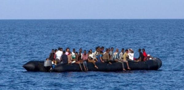 «Barça ou Barsakh» : Une autre pirogue se renverse en mer, seuls 39 migrants repêchés !