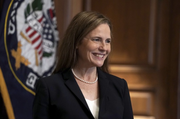 La juge conservatrice Amy Coney Barrett confirmée à la Cour suprême des États-Unis La juge conservatrice Amy Coney Barrett confirmée à la Cour suprême des États-Unis