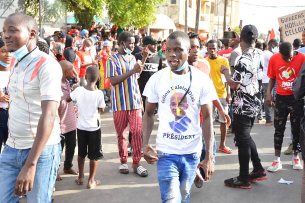 Arrêt sur image- Marche contre le Pr Condé- La démonstration de force des ressortissants Guinéens à Dakar