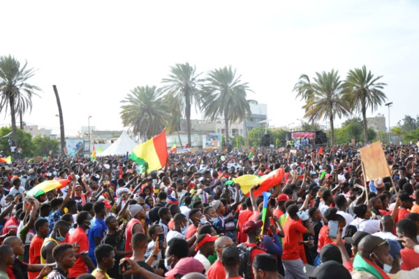 Arrêt sur image- Marche contre le Pr Condé- La démonstration de force des ressortissants Guinéens à Dakar