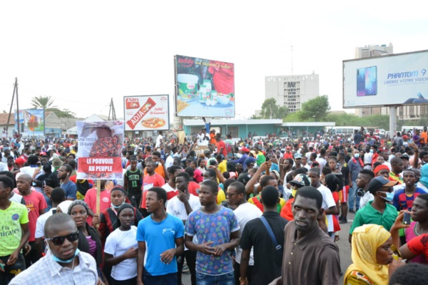 Arrêt sur image- Marche contre le Pr Condé- La démonstration de force des ressortissants Guinéens à Dakar