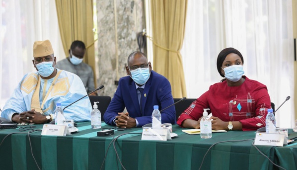 Ce que l'on sait de la rencontre entre Macky et la délégation de l'Assemblée Nationale Ce que l'on sait de la rencontre entre Macky et la délégation de l'Assemblée Nationale