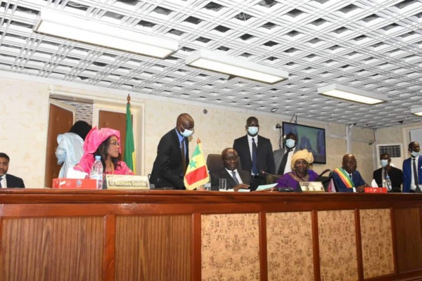 Installation du Pr du Cese ,Idrissa SECK- Ces images qui n'ont pas été publiées
