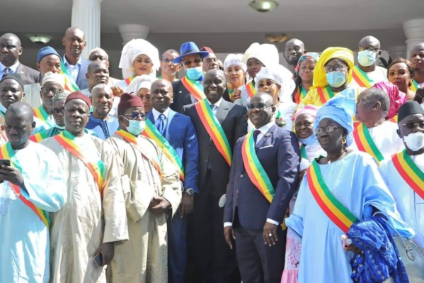 Installation du Pr du Cese ,Idrissa SECK- Ces images qui n'ont pas été publiées