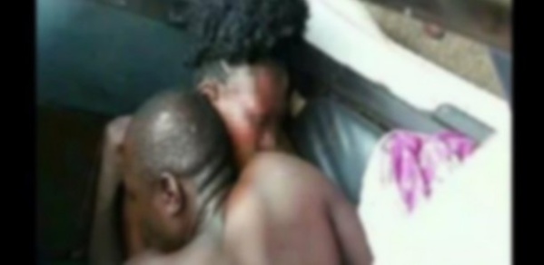 Filmé par sa copine dans sa voiture: L'Imam voulait satisfaire sa libido avant la prière du vendredi Filmé par sa copine dans sa voiture: L'Imam voulait satisfaire sa libido avant la prière du vendredi