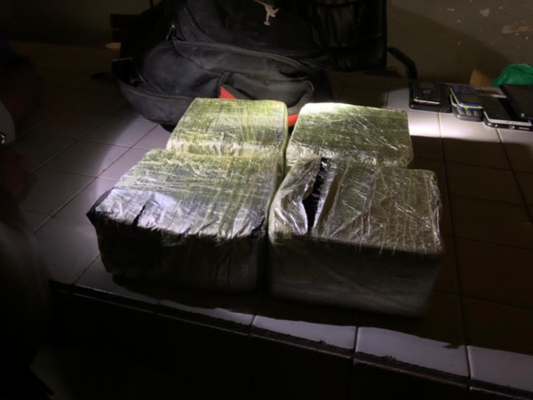 Scandale des "deux milliards de billets noirs" -  Le film de l'arrestation de la bande de faussaires à Gibraltrar... Pourquoi le chauffeur du gang a été finalement  libéré...