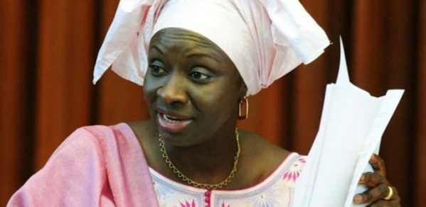 "Aminata Touré a trouvé un cabinet de 99 personnes et l’a réduit à 72 personnes" (conseillers) "Aminata Touré a trouvé un cabinet de 99 personnes et l’a réduit à 72 personnes" (conseillers)