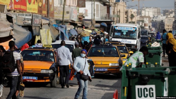 Non respect du port de masque : Près de 500 personnes interpellées par la police dans la banlieue de Dakar.