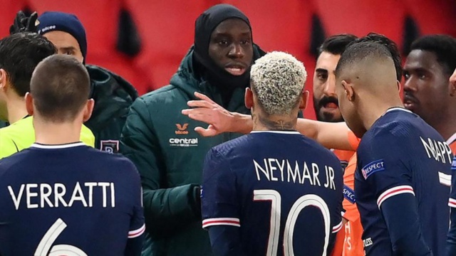 Racisme : Les accusations choquantes d’Eric Zemmour contre Demba Ba Racisme : Les accusations choquantes d’Eric Zemmour contre Demba Ba