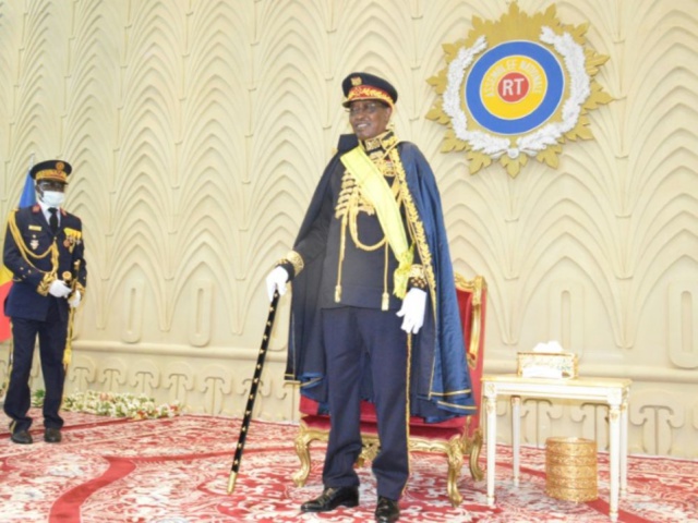 Tchad: Idriss déby Itno promulgue la constitution révisée Tchad: Idriss déby Itno promulgue la constitution révisée