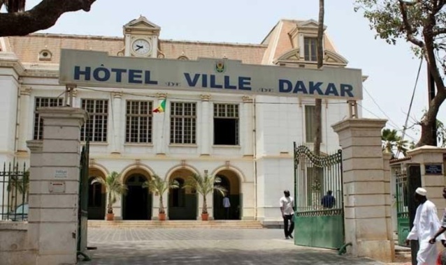 LES CONSEILLERS MUNICIPAUX S’OPPOSENT À LA MORT DE DAKAR LES CONSEILLERS MUNICIPAUX S’OPPOSENT À LA MORT DE DAKAR
