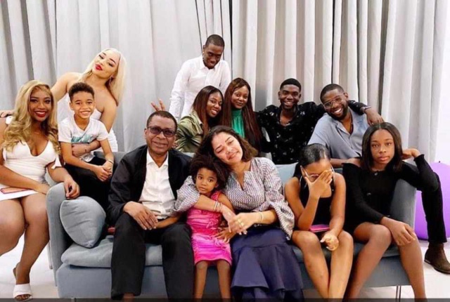 Noël en famille - Les frères Ndour, Youssou et Bouba fêtent en famille Noël en famille - Les frères Ndour, Youssou et Bouba fêtent en famille