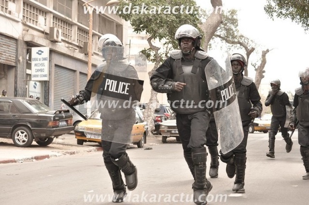 Marché des HLM 5 : Affrontements entre commerçants et forces de l’ordre. Marché des HLM 5 : Affrontements entre commerçants et forces de l’ordre.