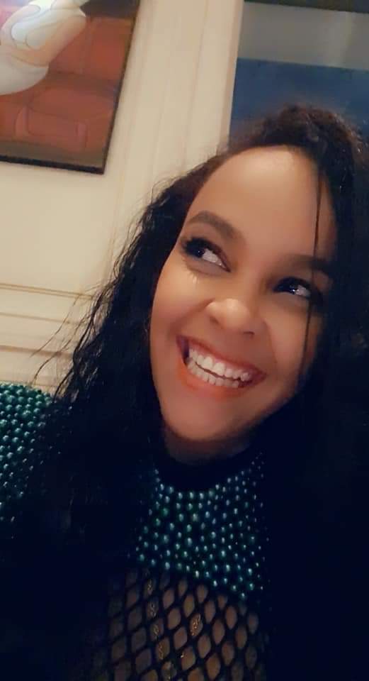 La robe ultra-sexy de Karina qui enflamme la toile La robe ultra-sexy de Karina qui enflamme la toile