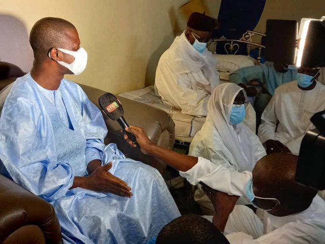 Le ministre de l'intérieur Antoine Diome à la tête de la délégation dépêchée à Darou Moukhty (images) Le ministre de l'intérieur Antoine Diome à la tête de la délégation dépêchée à Darou Moukhty (images)