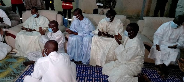 Le ministre de l'intérieur Antoine Diome à la tête de la délégation dépêchée à Darou Moukhty (images) Le ministre de l'intérieur Antoine Diome à la tête de la délégation dépêchée à Darou Moukhty (images)