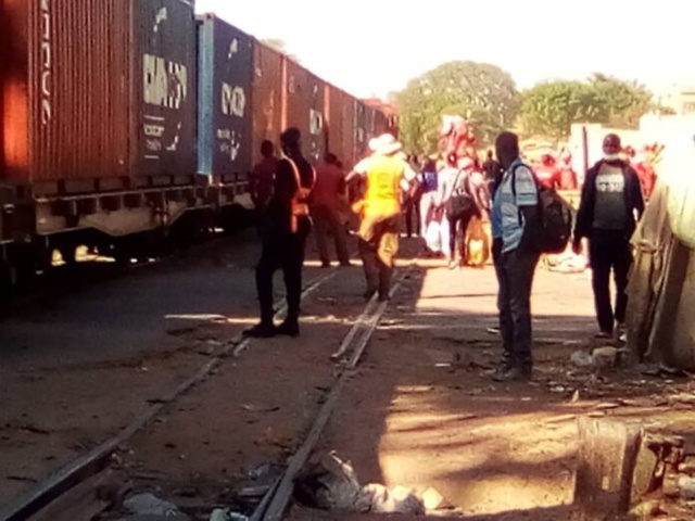 URGENT – Thiès : Le train GCO a dérapé à la cité du rail (photos)