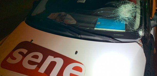 L'APPEL APRÈS L'ATTAQUE D'UN VÉHICULE DE SENEWEB: "Une bonne partie des manifestations à Dakar est l’œuvre de malfrats..." L'APPEL APRÈS L'ATTAQUE D'UN VÉHICULE DE SENEWEB: "Une bonne partie des manifestations à Dakar est l’œuvre de malfrats..."