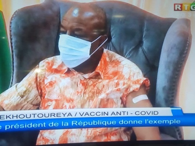 COVID-19: Condé s'est fait administrer le vaccin russe COVID-19: Condé s'est fait administrer le vaccin russe