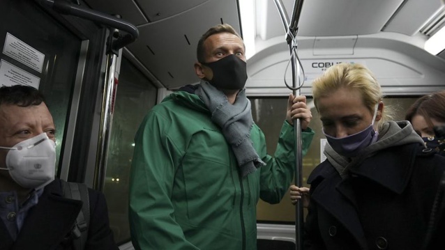 L'opposant Navalny interpellé par la police à l'aéroport de Moscou L'opposant Navalny interpellé par la police à l'aéroport de Moscou