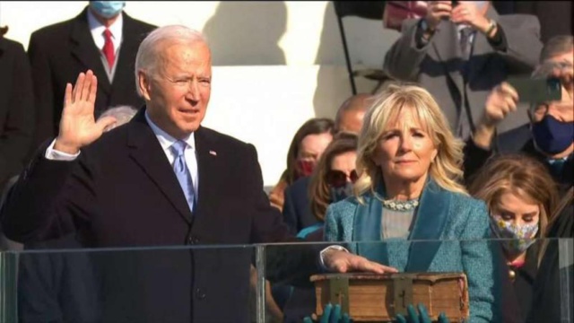 Etats-Unis : Joe Biden prête serment et devient le 46e président