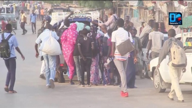 MBACKÉ- Élèves sans masques / La police embarque tout le monde MBACKÉ- Élèves sans masques / La police embarque tout le monde