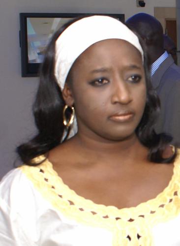 QUAND AMINATA LO INSULTE LE PRÉSIDENT MACKY SALL -J'ai mal pour la République et pour la... Cosméticienne ! ( Par Iboundoye Diender ) QUAND AMINATA LO INSULTE LE PRÉSIDENT MACKY SALL -J'ai mal pour la République et pour la... Cosméticienne ! ( Par Iboundoye Diender )